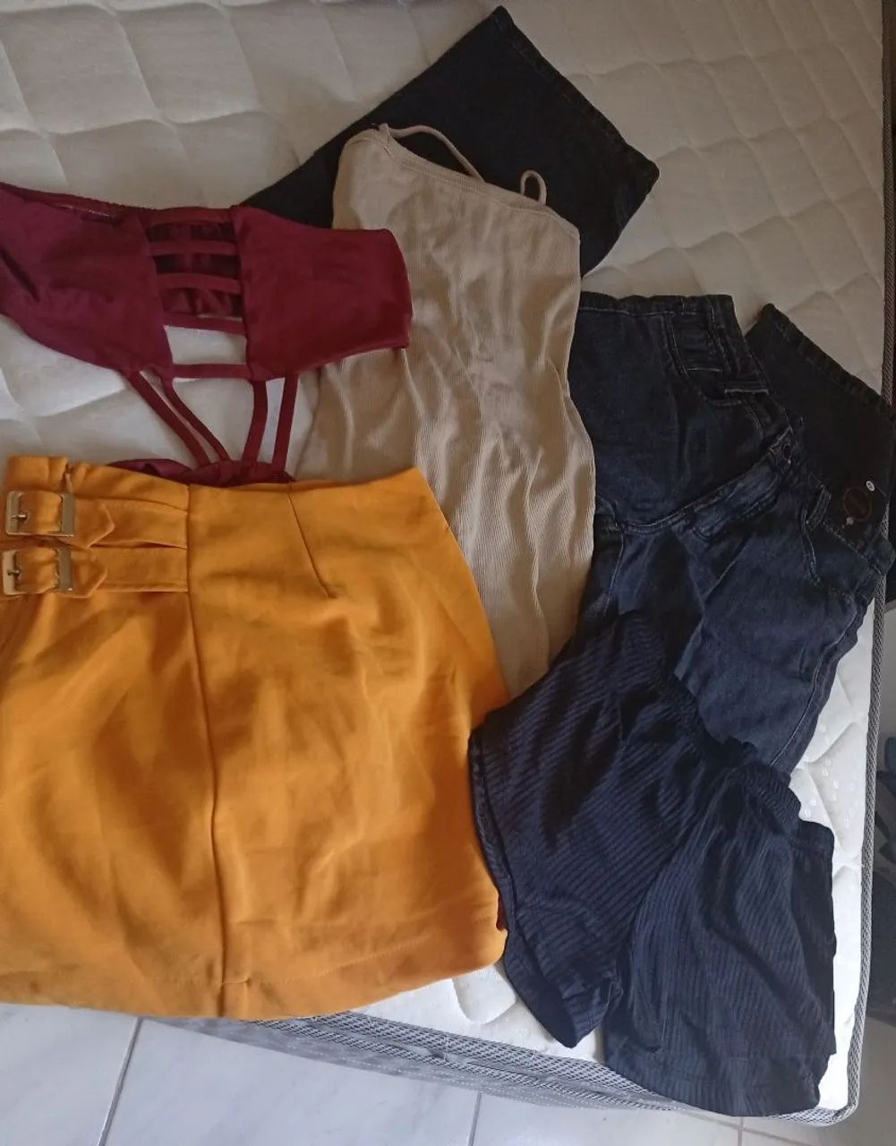 Vendo roupas seminovas - Foto 2