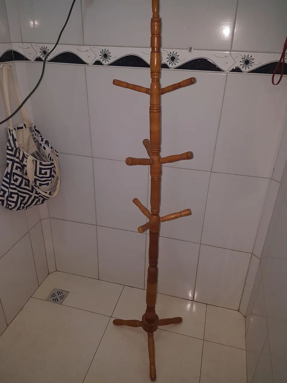 Cabideiro em madeira 