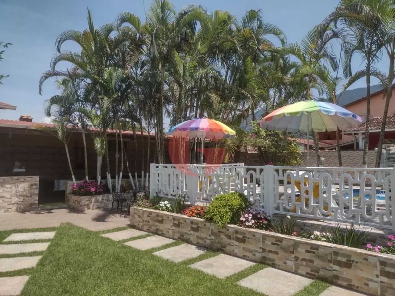 Pousada à venda com 680 m² de terreno e 8 banheiros - Massaguaçu - Caraguatatuba