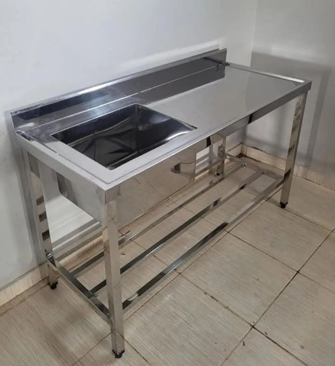 Mesas e pias em  inox fabricamos sob medida - Foto 2