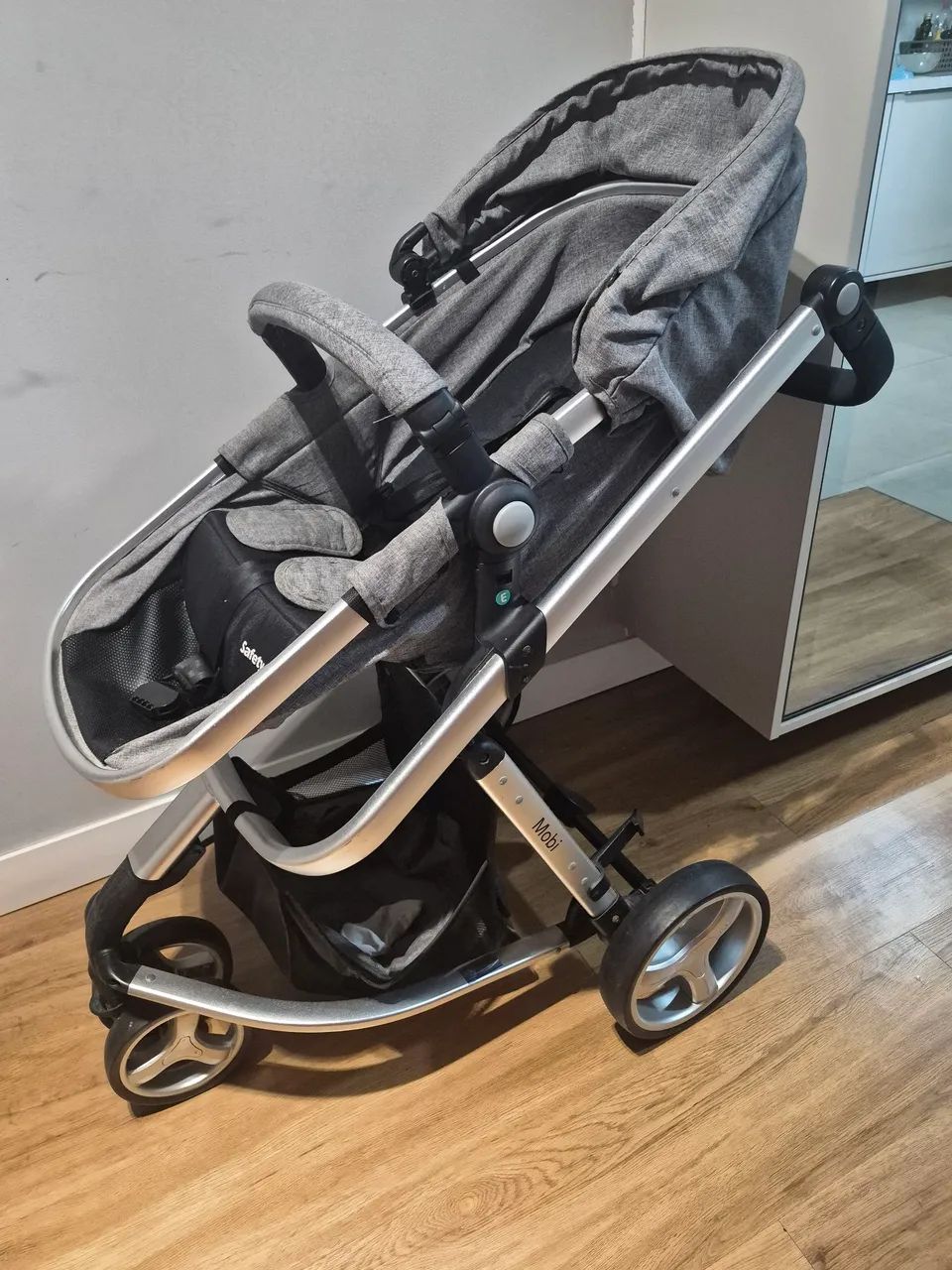 Kit (Carrinho e Bebê Conforto)