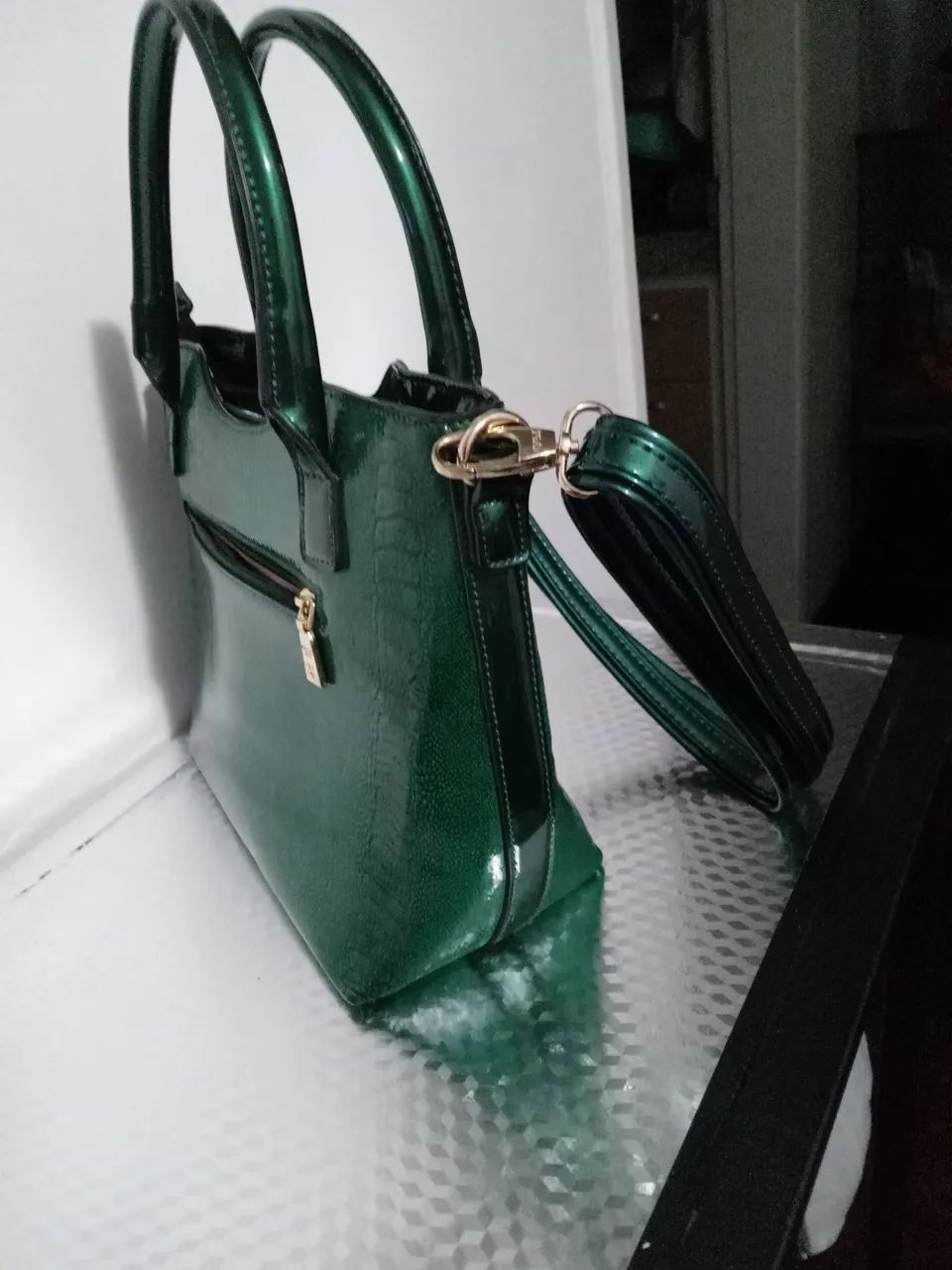 Bolsa verde de mão  e ombro  - Foto 4