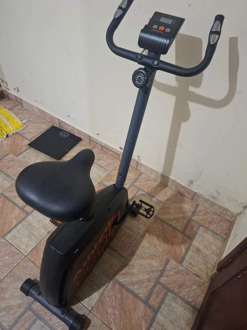 VENDO BICICLETA ERGOMÉTRICA NUNCA USADA - Foto 2