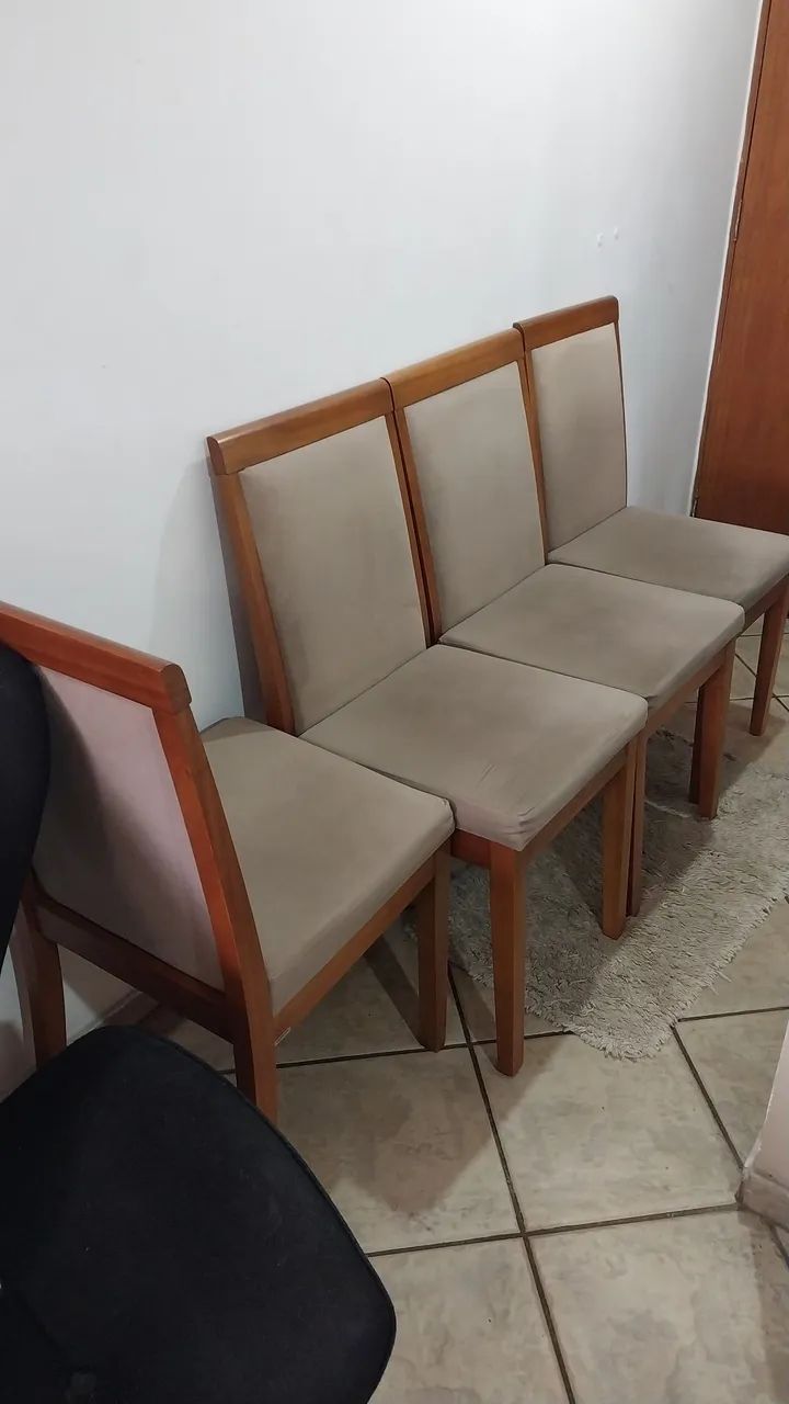 JOGO DE CADEIRAS 4 LUGARES