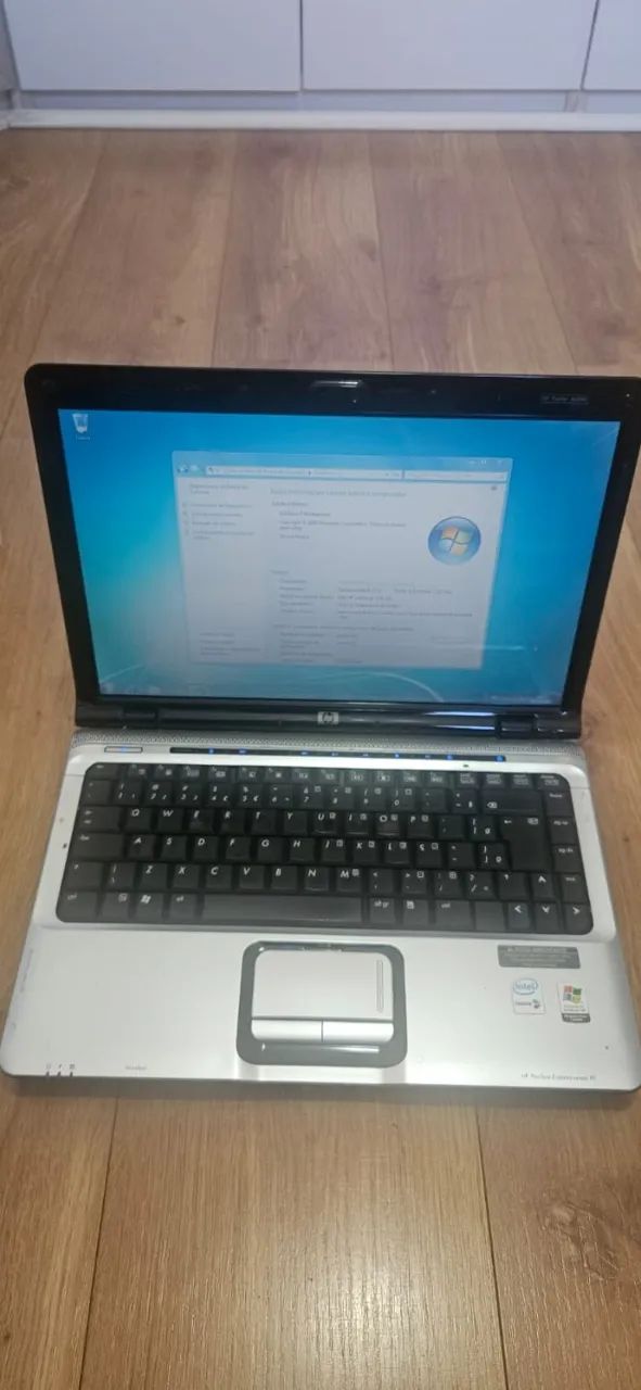 Notebook HP Pavilion dv2000 funcionando