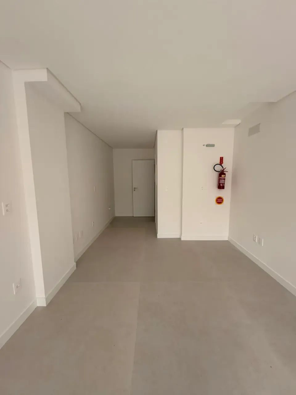 Alugo Sala Comercial Nova  -  Jurerê - Florianópolis - SC