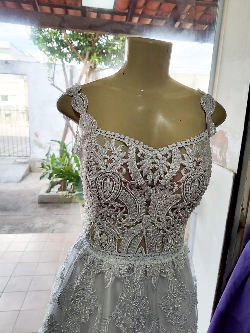 Vestido de Noiva Branco com Renda - Lindo, Elegante e Impecável - Foto 4