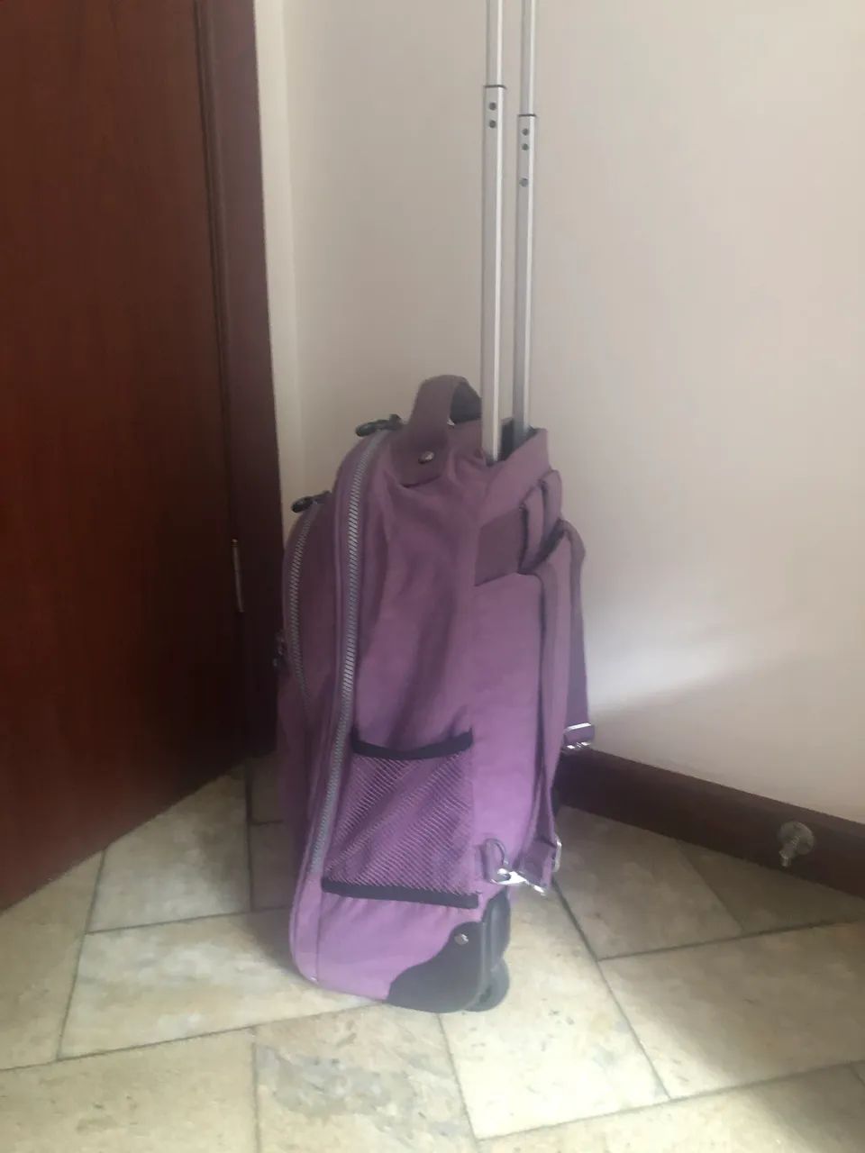 Mochila kipling original com rodinhas - Foto 4