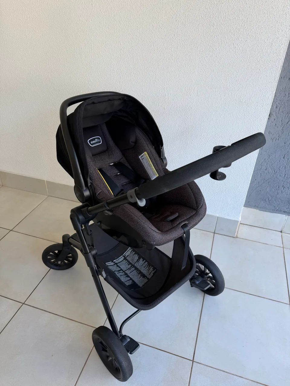Carrinho Moisés com bebê conforto - Foto 4
