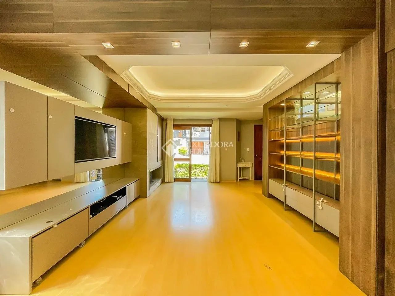 Casa com 3 quartos e 2 vagas de garagem no bairro Tristeza - Foto 3
