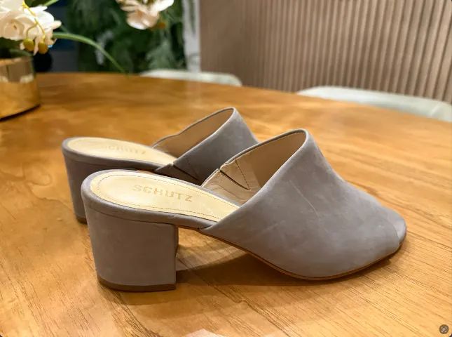 Schutz Sandália Nova - Foto 2