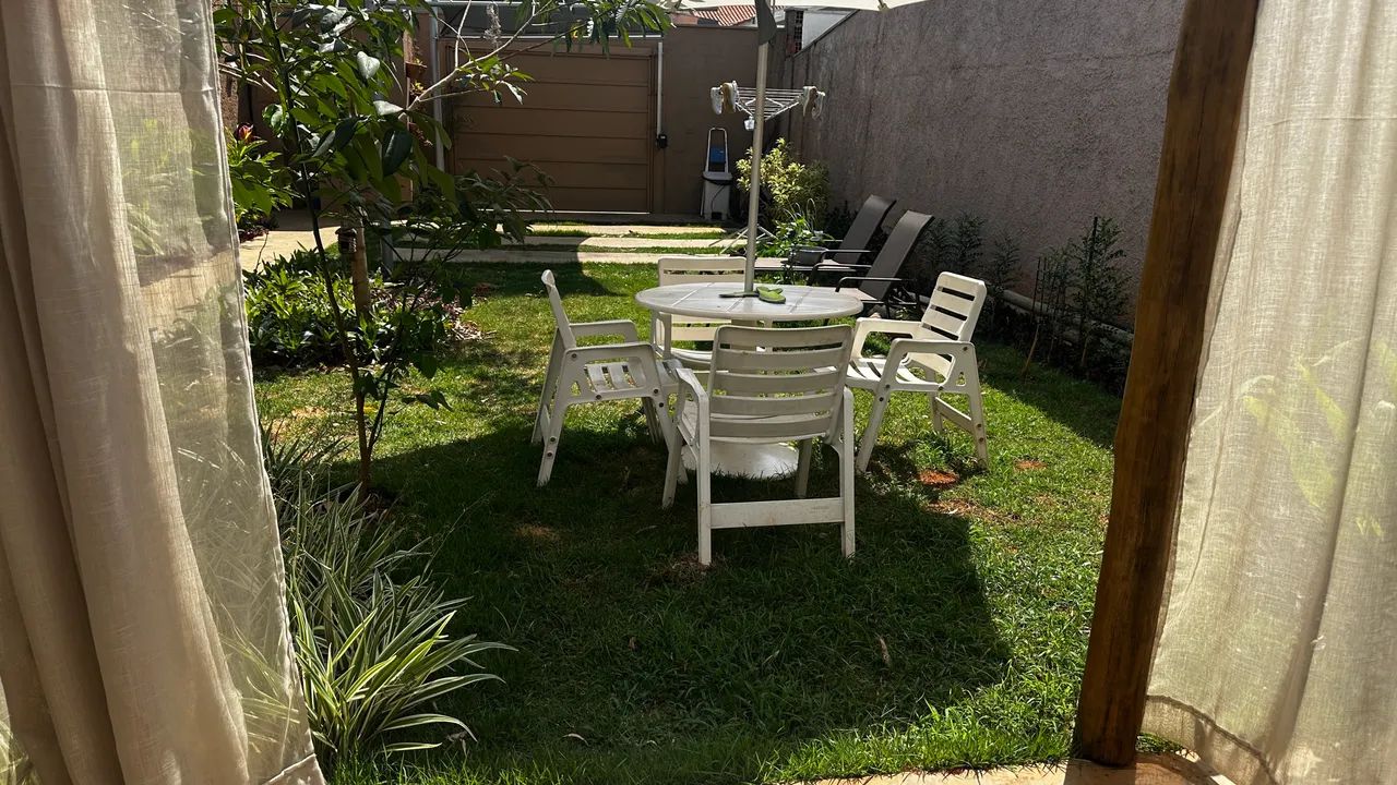Jogo Marfinite Modelo Integral com Braços + Mesa Redonda de Concreto