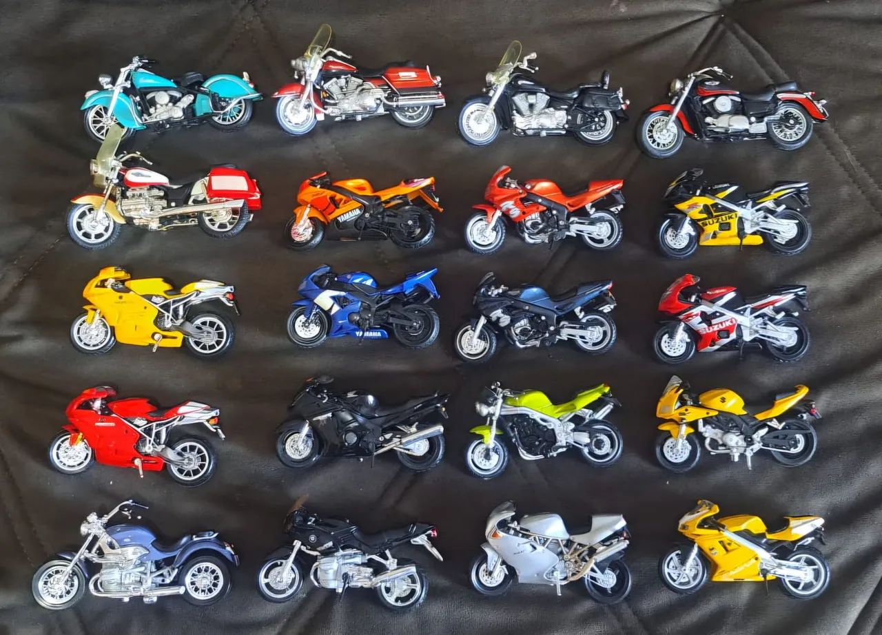 Miniatura de Moto 1:18 Vários modelos e marca