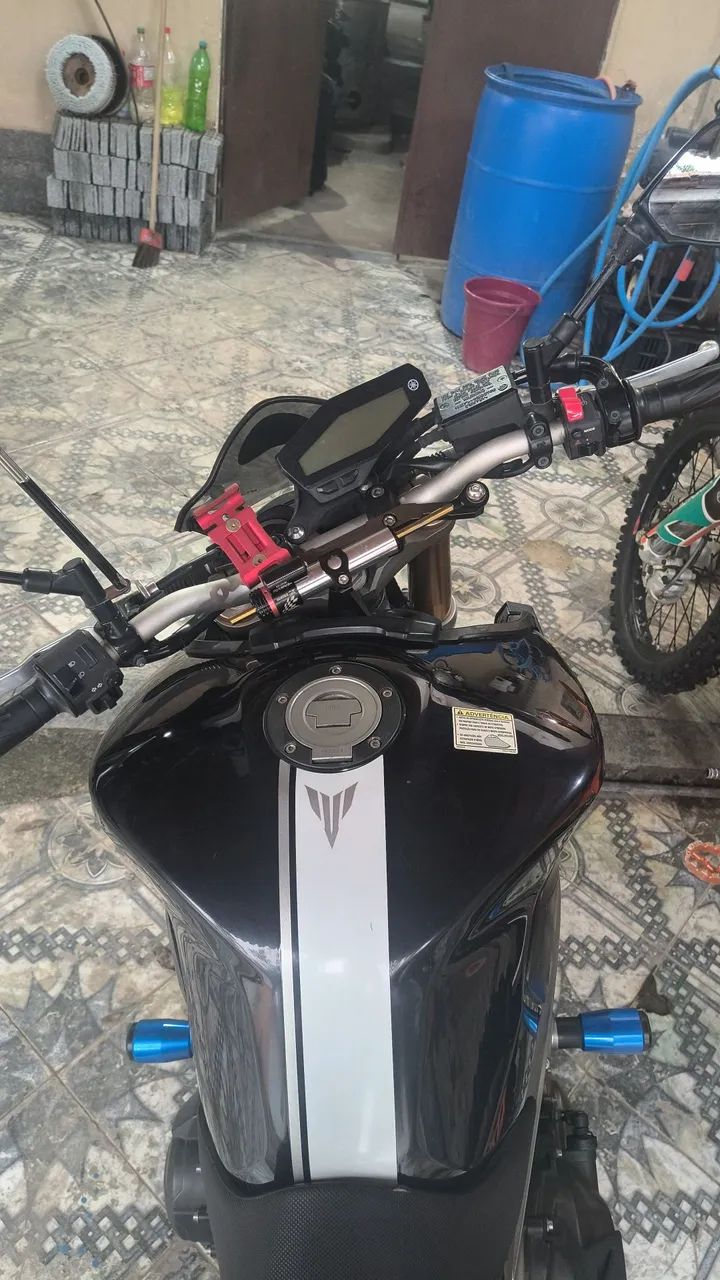 Vendo MT-09 ABS 2016 cor roxa  - Foto 4