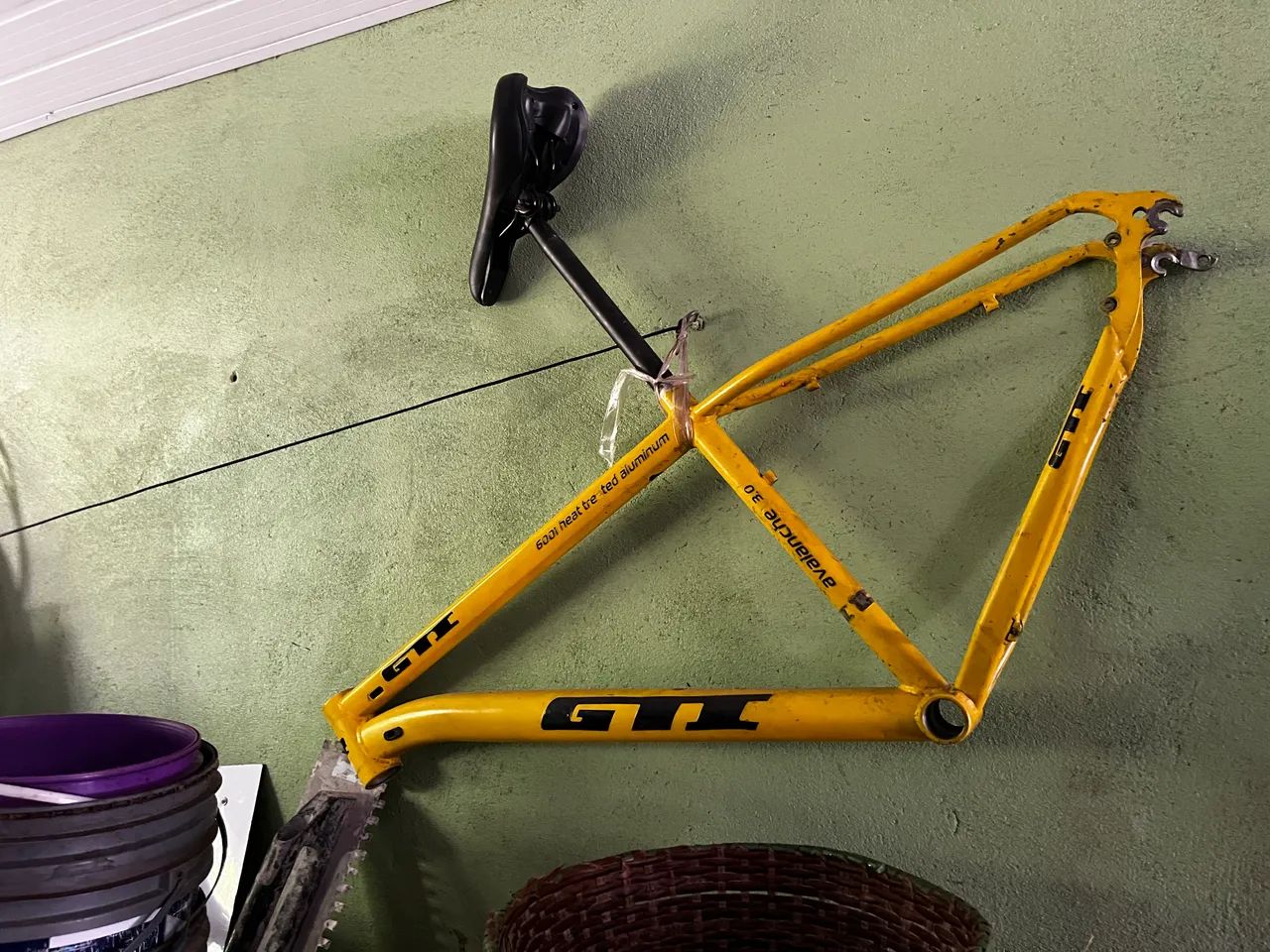Vendo quadro GTI aro29 amarelo - Foto 2