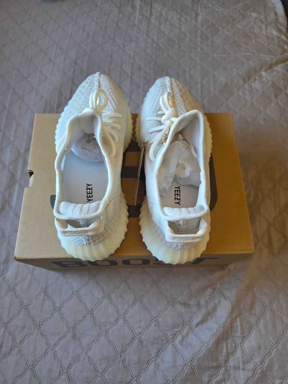 Tênis Adidas Yezzy 350v2 bone - Foto 4