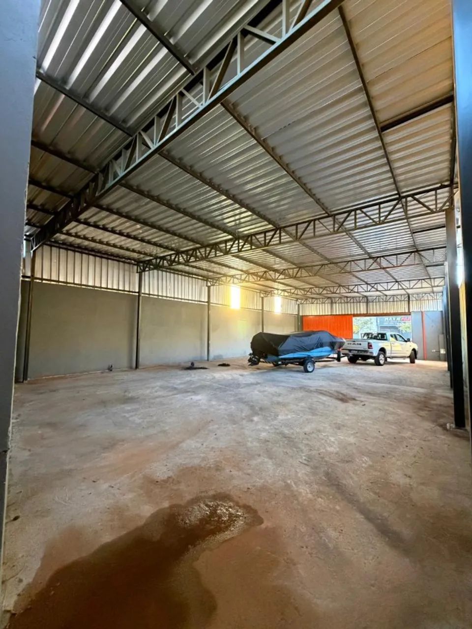 ALUGA-SE GALPÃO 300MT² - Foto 2