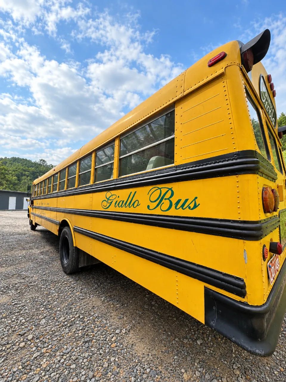 Ônibus Ford B700 - estilo school bus - Nova Trento/SC - Foto 4