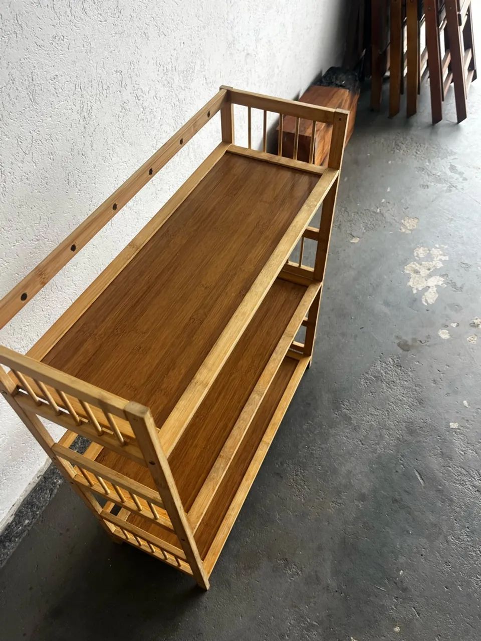 VENDO ESTANTE EM BAMBU NOVA! - Foto 2