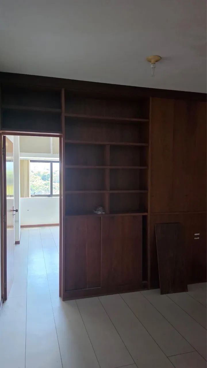     Guarda-roupa grande e conservado - Foto 2