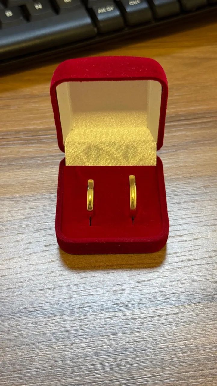 Par de aliança de ouro 