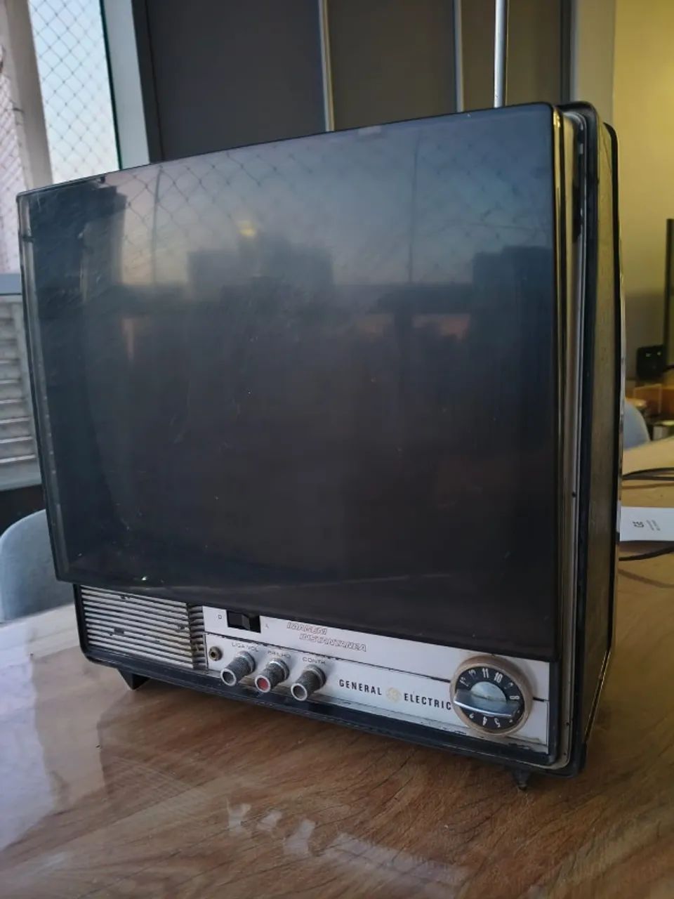 Televisor Antigo General Electric Escort 14 polegadas - Foto 4