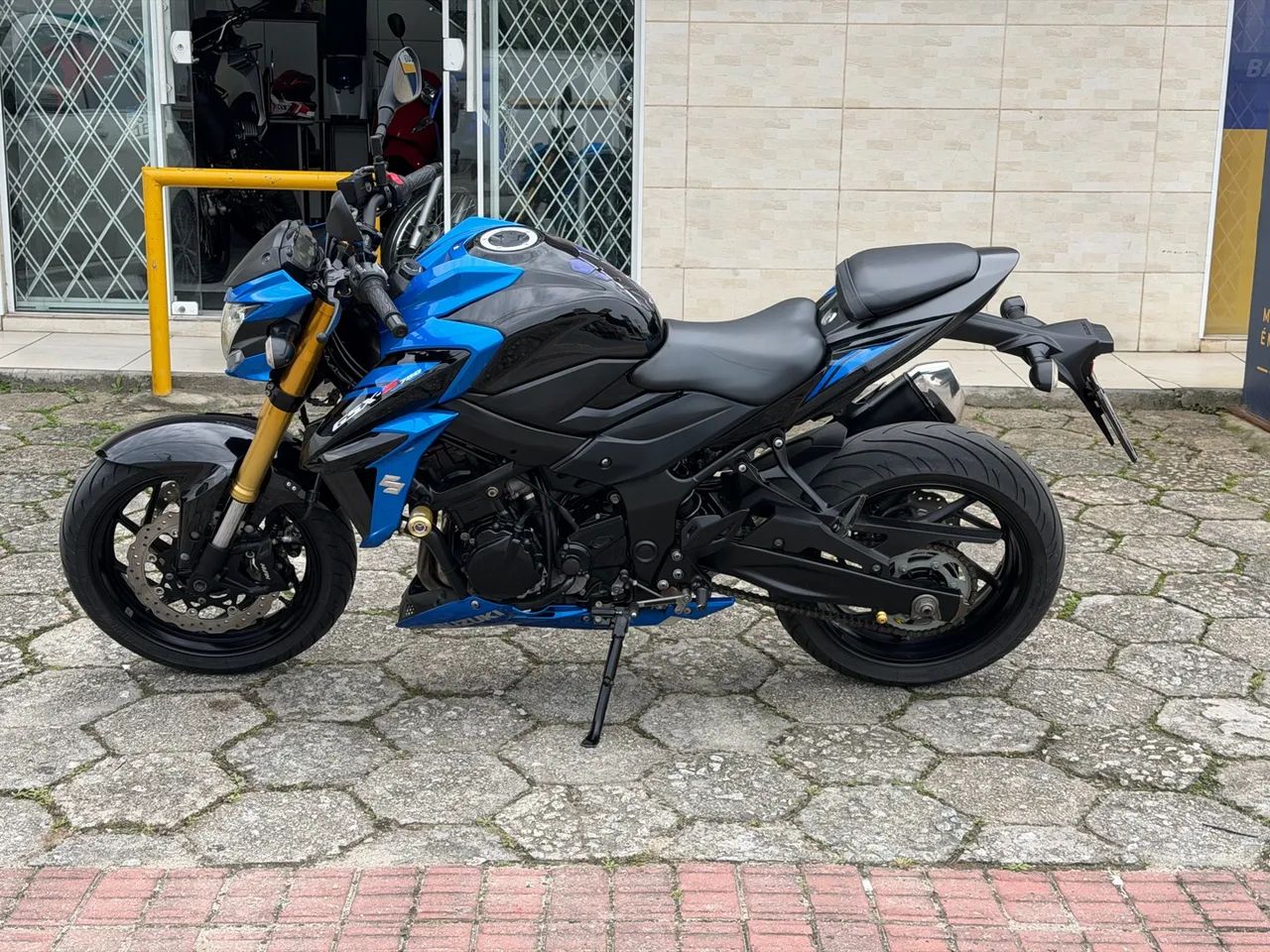 Suzuki GSX-S 750  - Foto 2