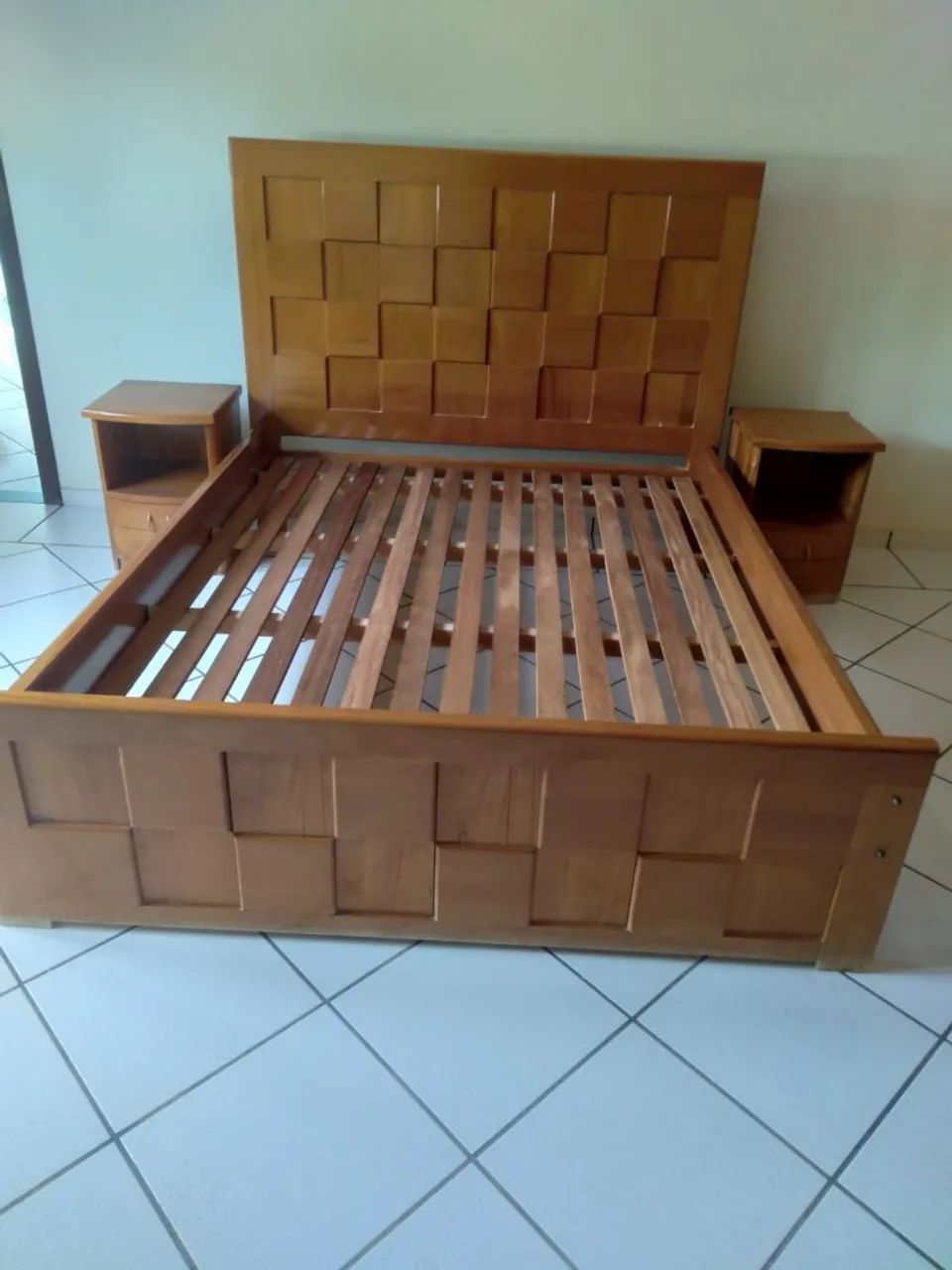 CAMA CASAL EM MADEIRA 