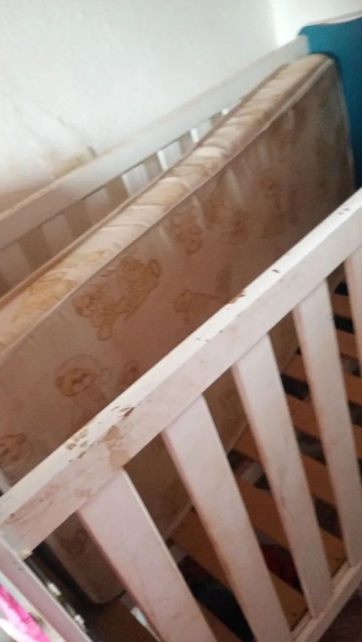Vendo berço com colchão 65580425329410121