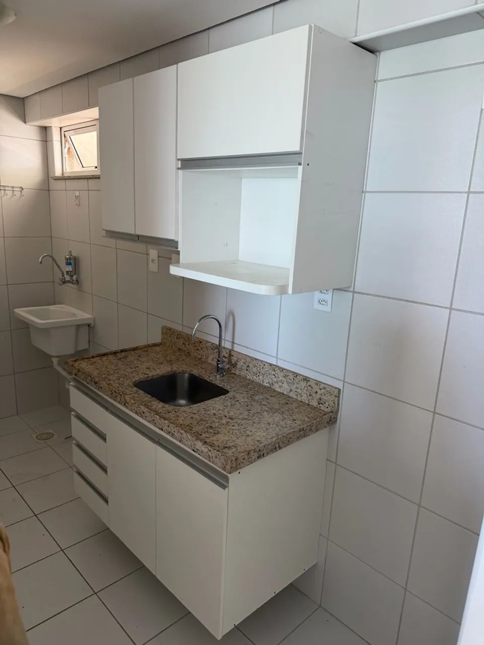 Pia de Granito com Armário Planejado Completo