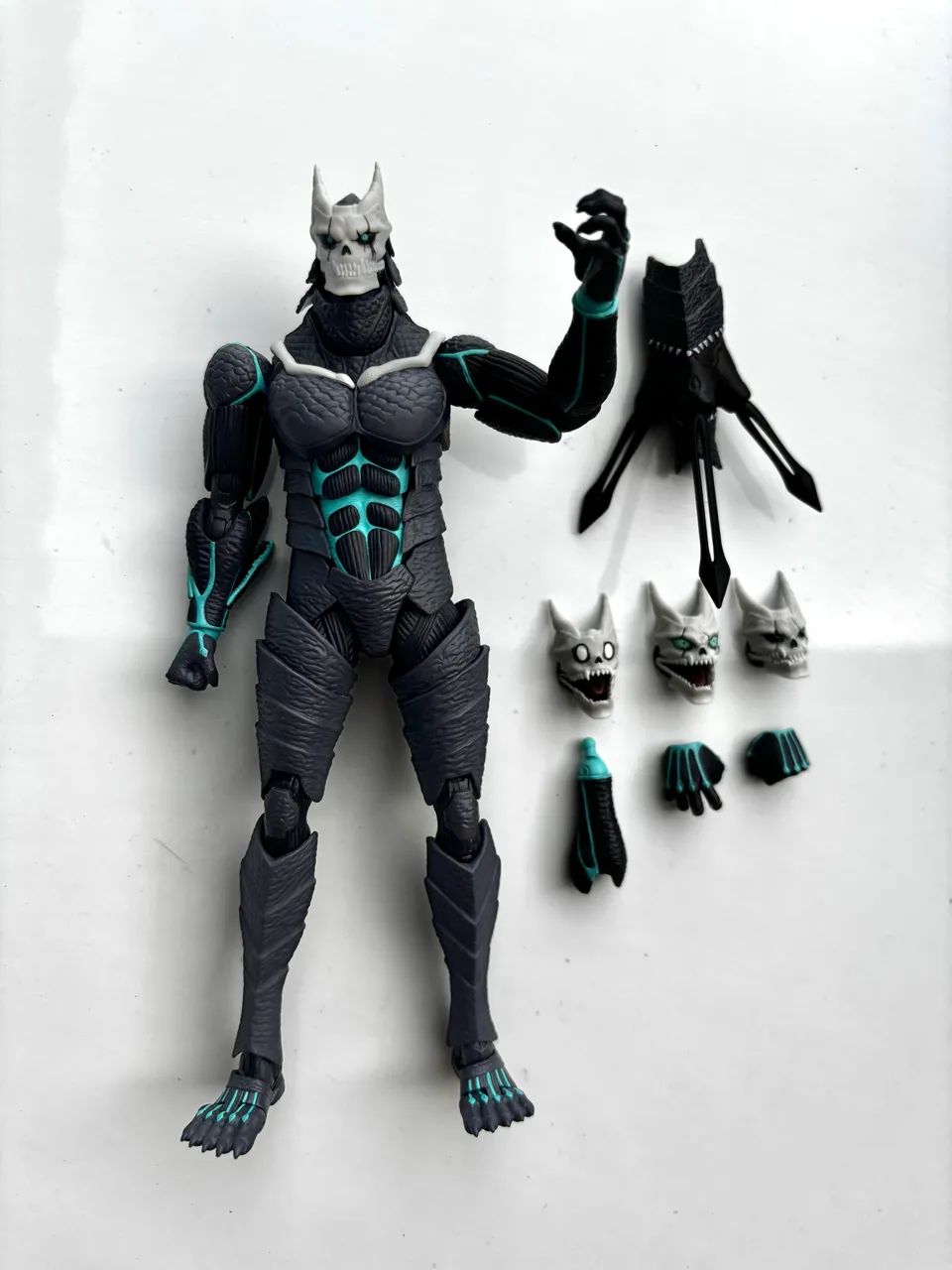  Kaiju N. 8 - Bandai Sh. Figuarts 