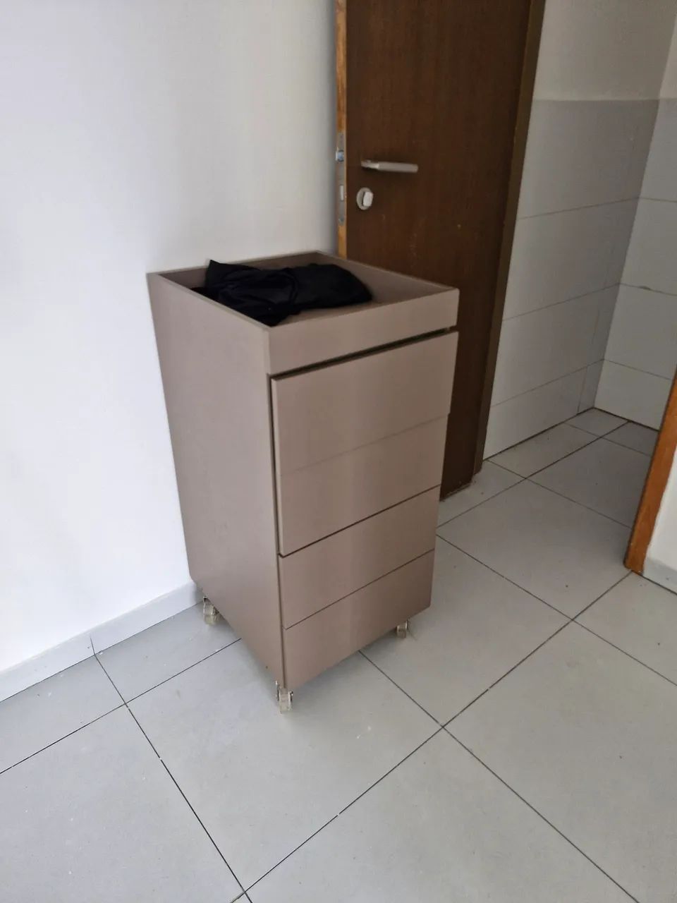 Móvel carrinho de apoio para cabeleireiro e barbeiro  - Foto 2