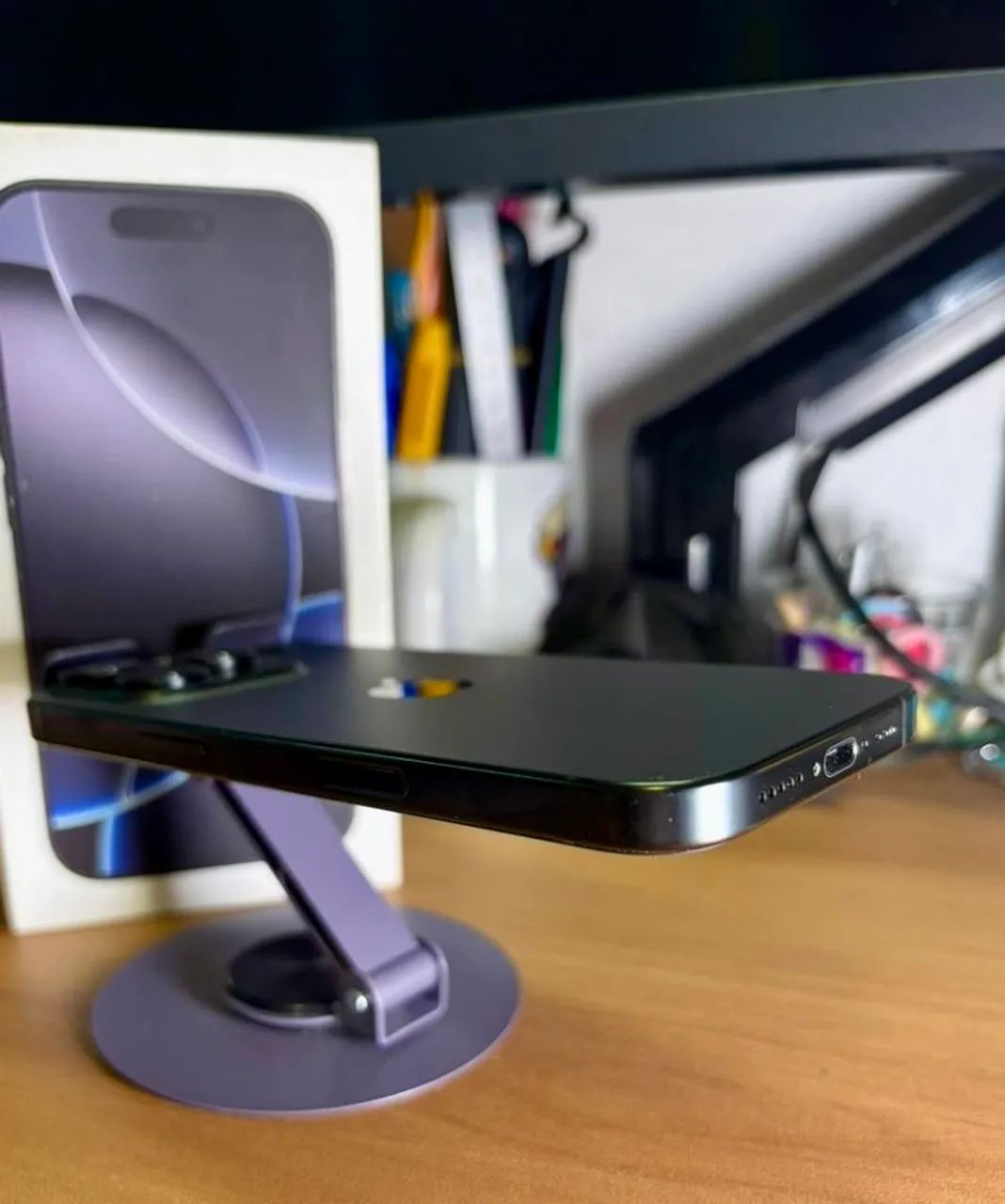 IPhone 16 PRO - 128GB - Black titanium - Excelente estado