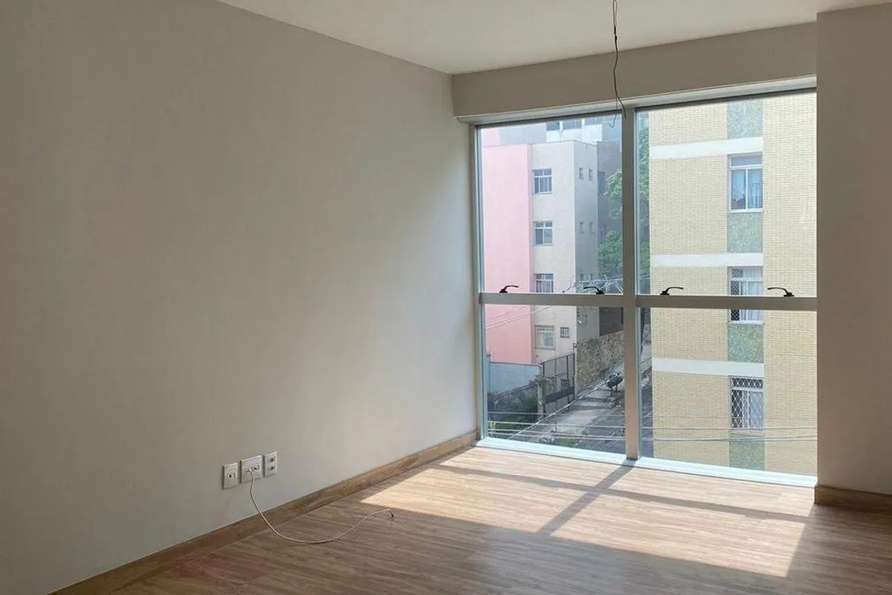 Apartamento à Venda - Coração de Jesus, 2 Quartos, 64 m2