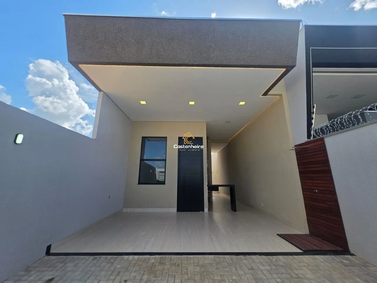 Casa 03 quartos sendo 01 suíte - Plano Diretor Sul