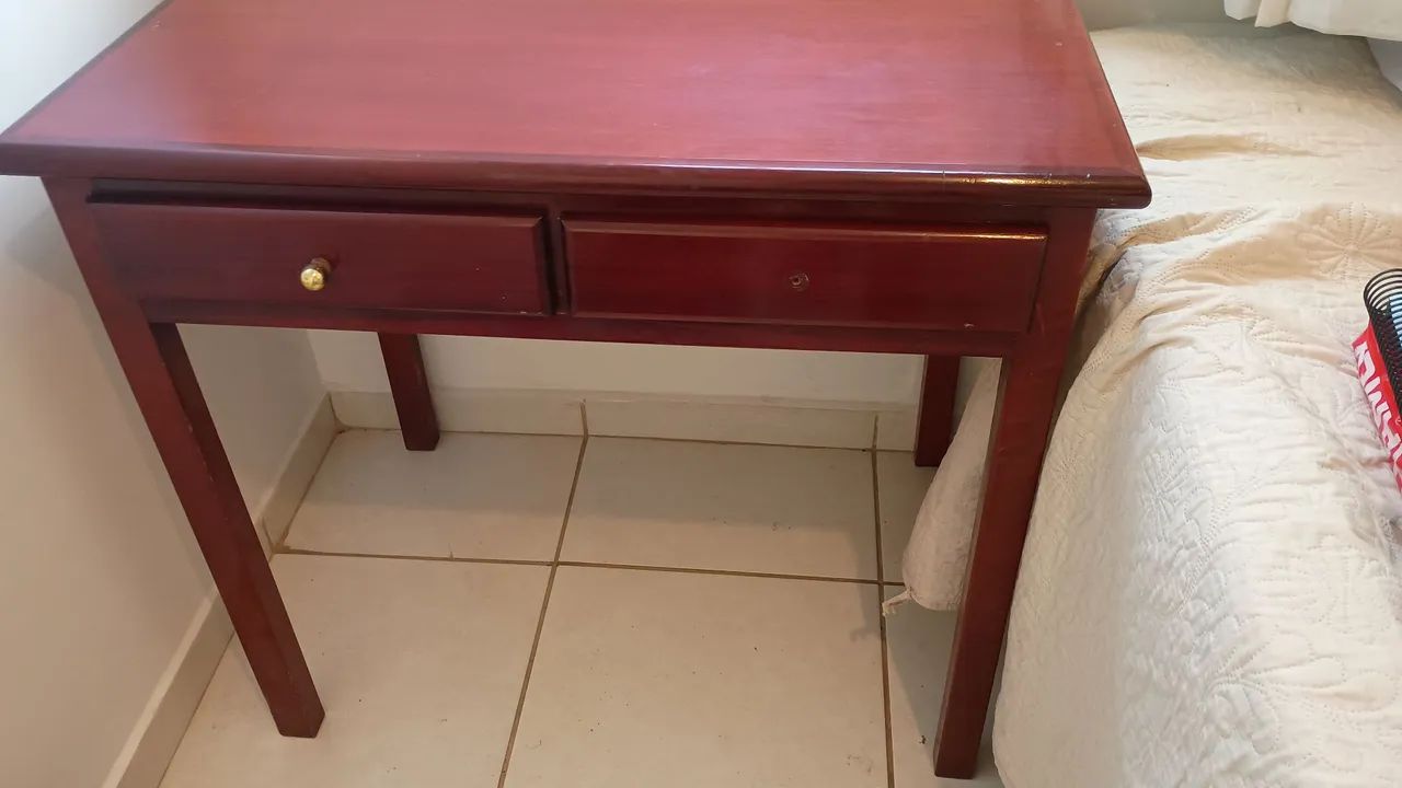 Escrivaninha/mesa de madeira maciça 