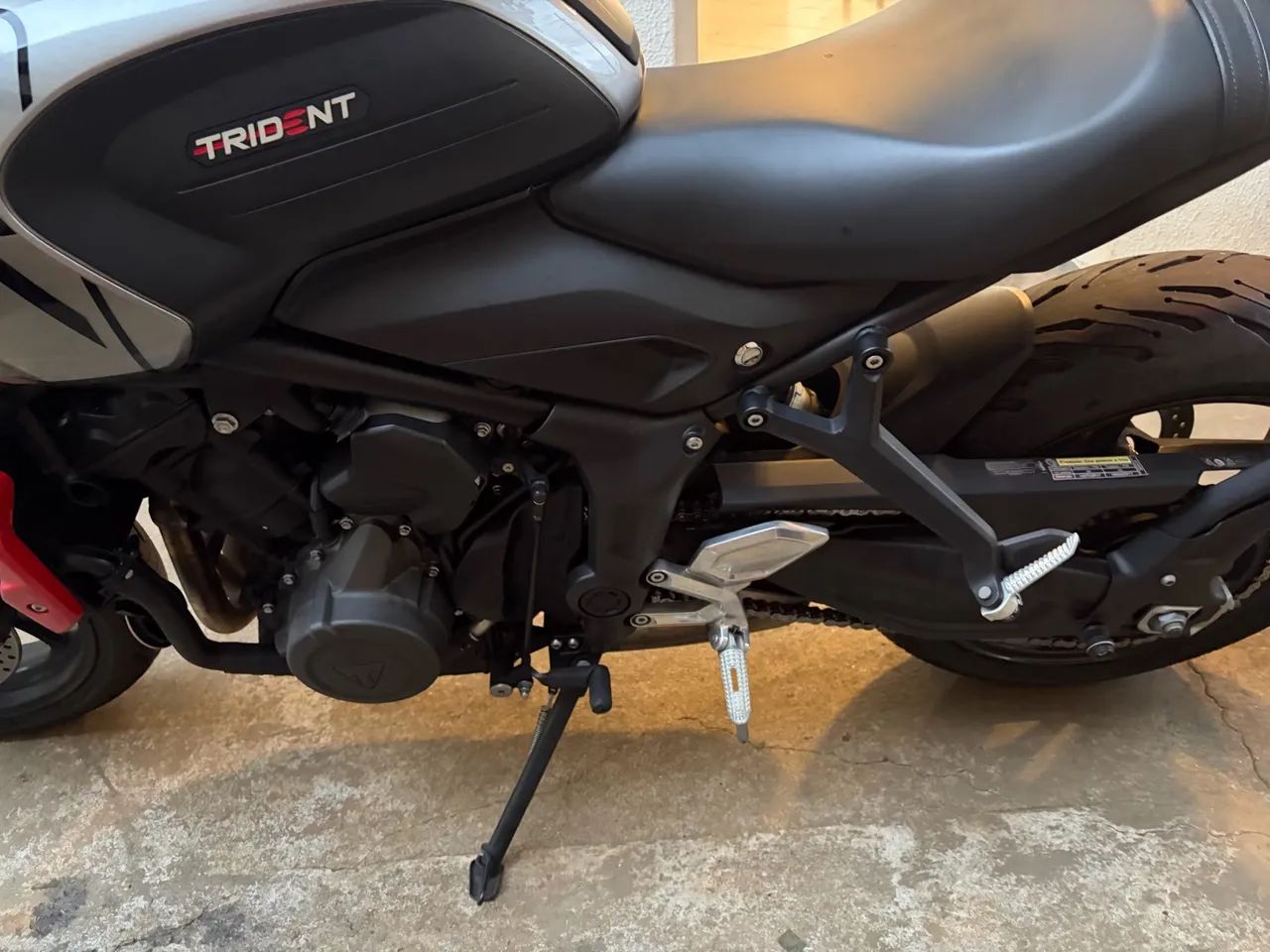 Triumph Trident 660 em estado de nova