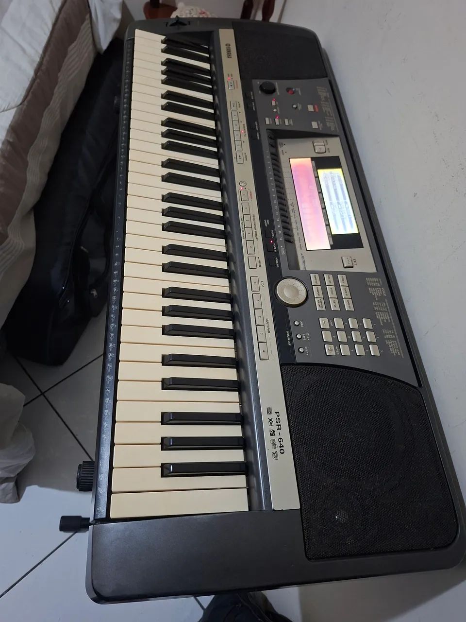 Teclado yamaha 640