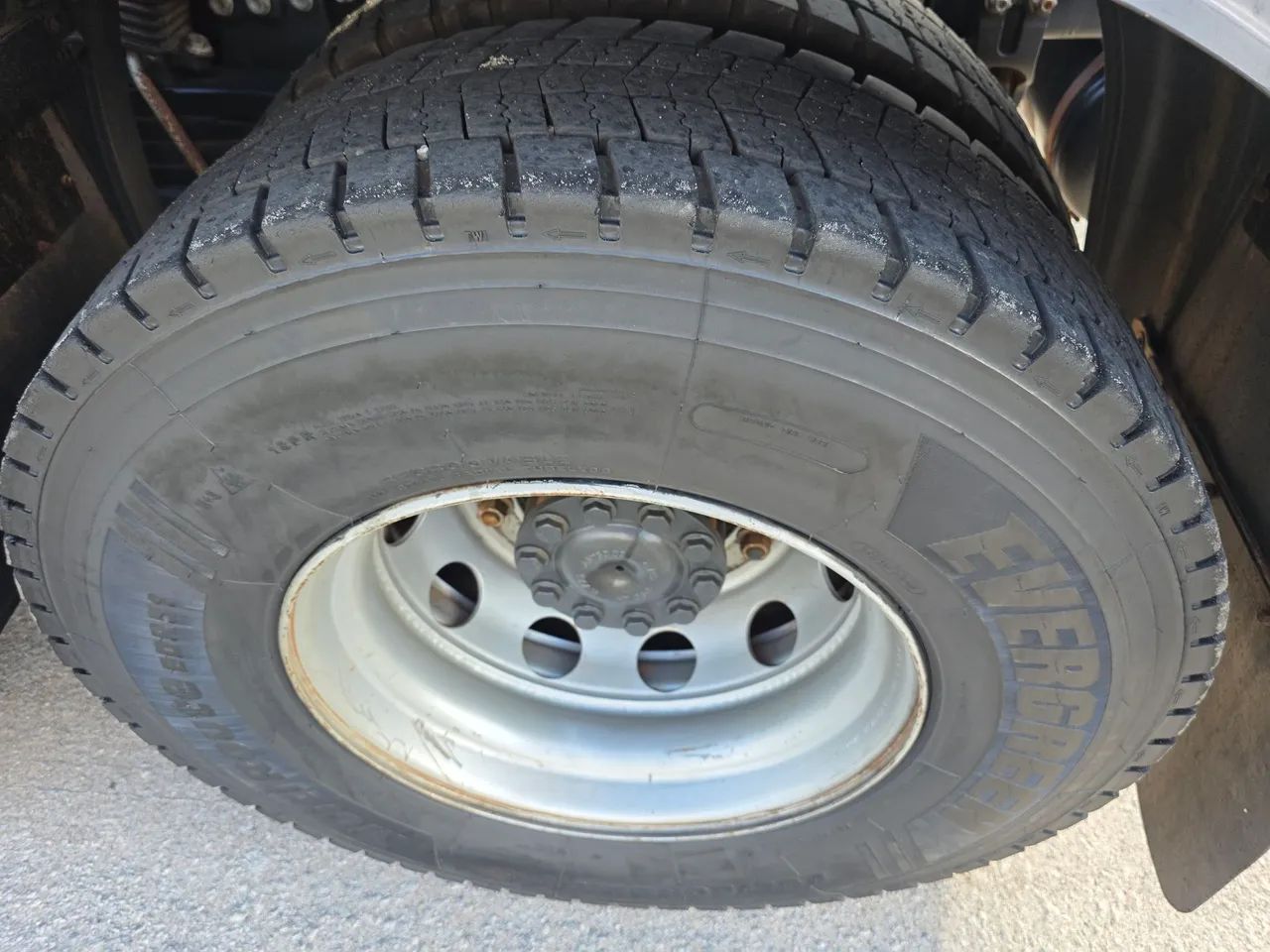 MB Actros modelo 2651 S 6x4 ano 2023 de unico dono pouco uso baixo km rodado  - Foto 12