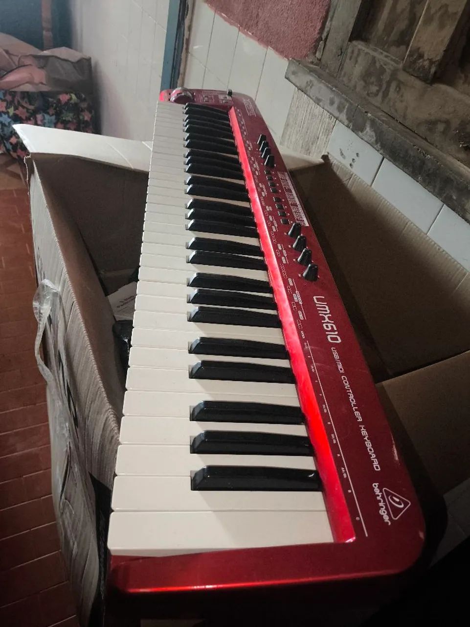 Controlador umx610 Behringer  - Foto 2