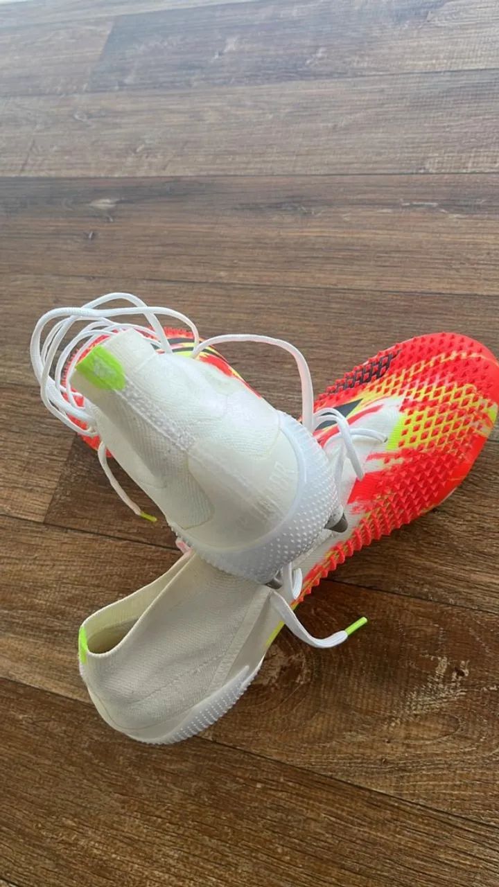 CHUTEIRA CAMPO ADIDAS PREDATOR ELITE, COM CHAVE TRAVA. TAM 41 - Foto 2