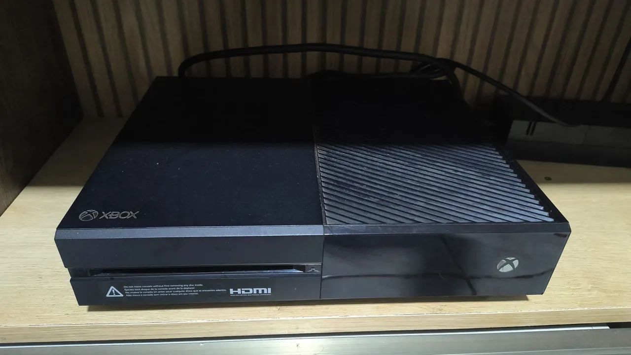 Vendo Xbox one com Kinect