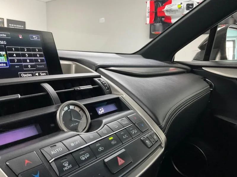 Lexus NX-200t F-sport 2.0 16V 238cv Aut., foto 15 de 19