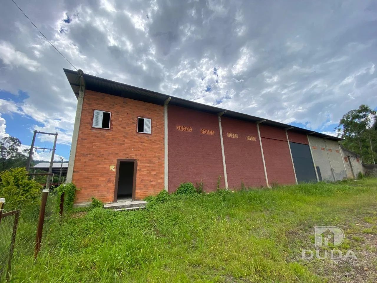 PAVILHÃO COM MEZANINO ? 525 m² - Foto 2