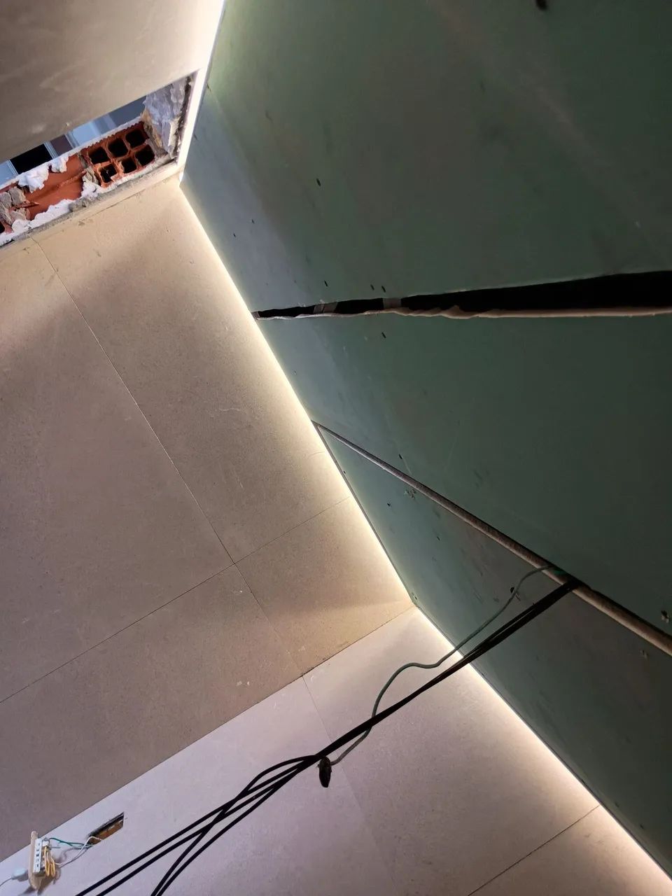 Rebaixamento de teto e iluminação de leds - Foto 4