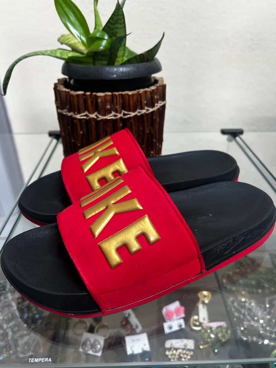 CHINELO NIKE TAM.36