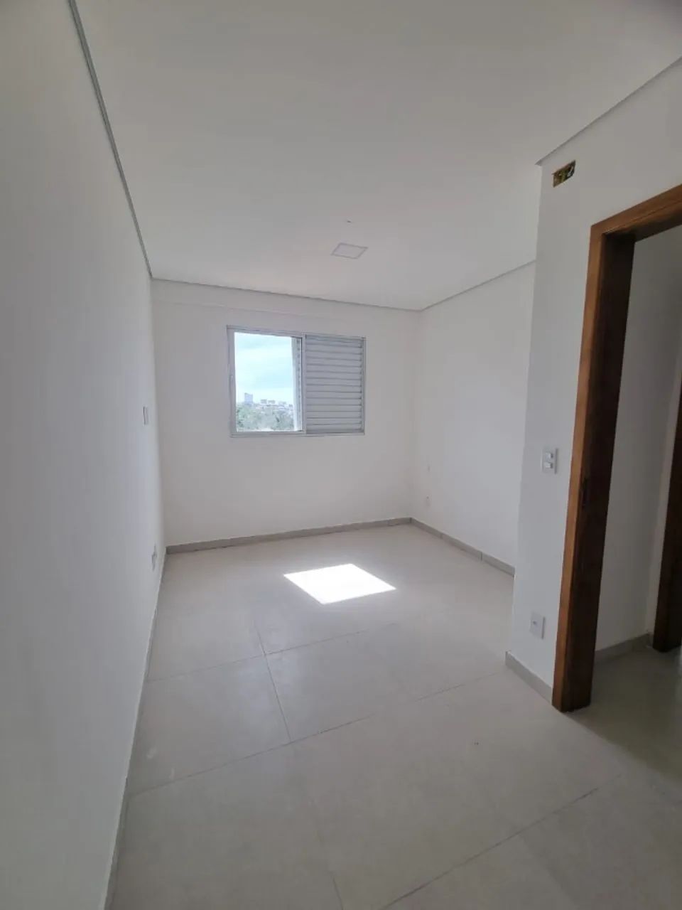 Amplo, com Sacada e a 10m do Metrô São Lucas! (68m²)