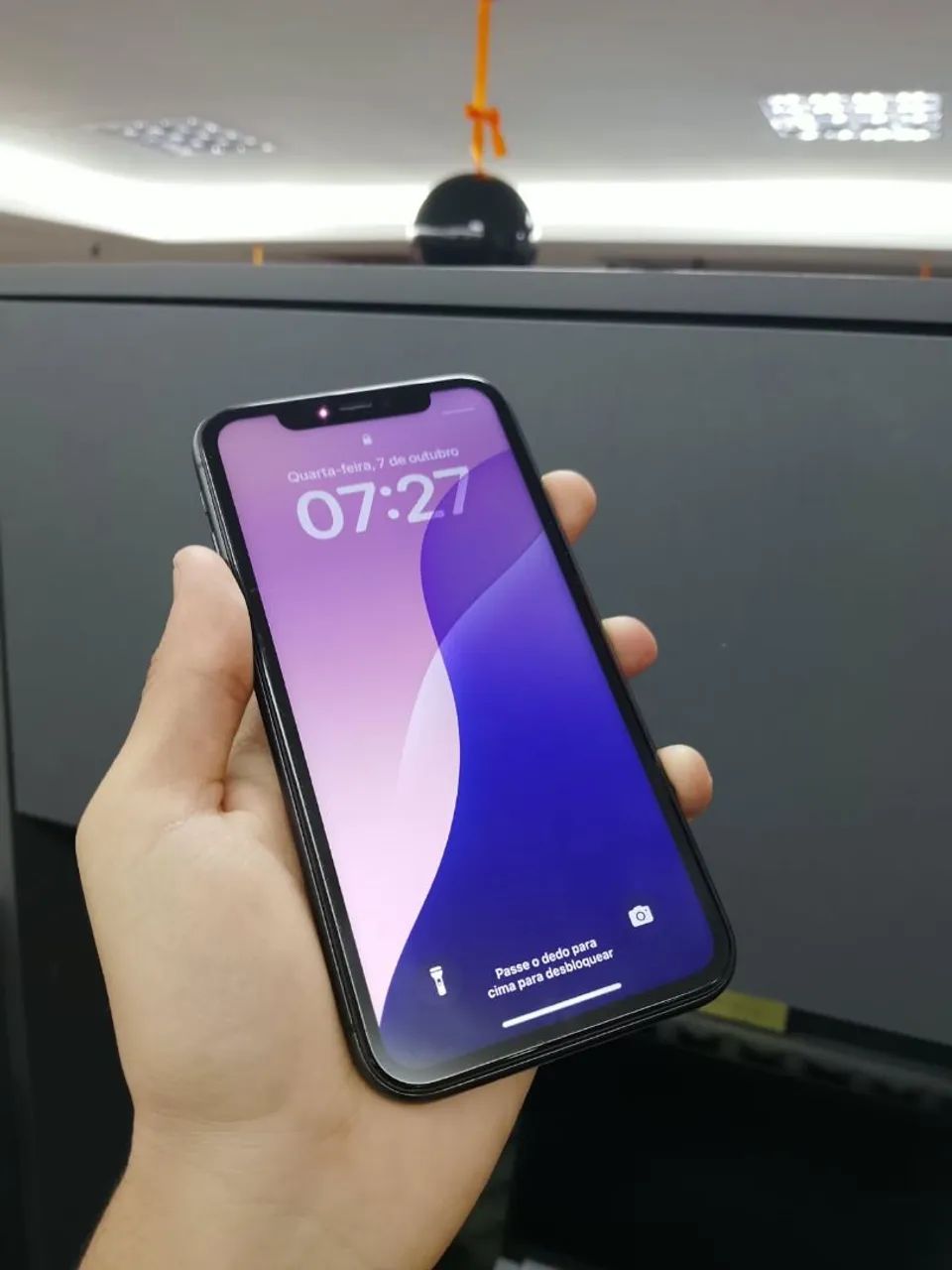 IPhone 11  64GB - Foto 2