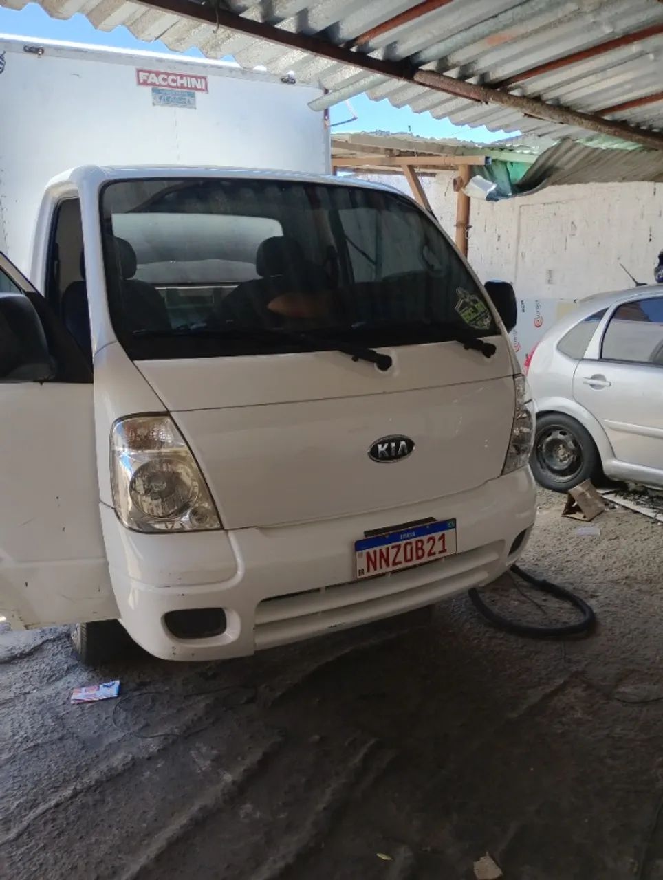 Kia bongo 2011