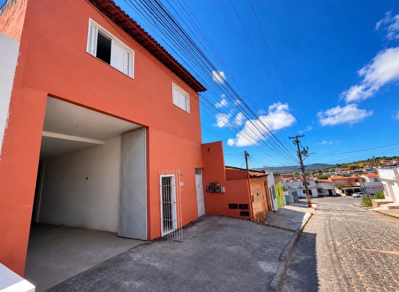 Alugo Galpão vai de uma rua a outra a 10m da Euclides Figueiredo.  - Foto 2